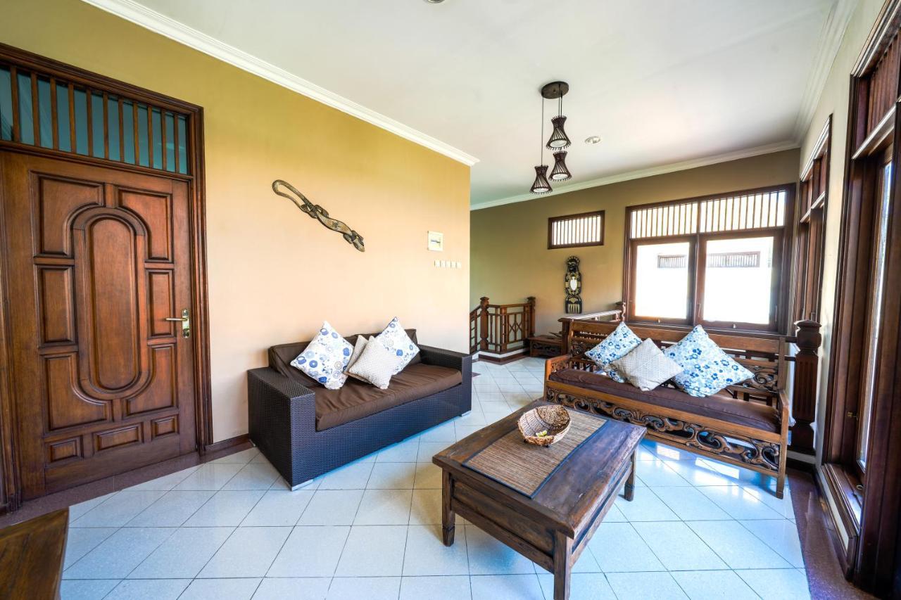 Sanket - Kuta - 6 Bedrooms - 6 Bathrooms - Great Location Villa *