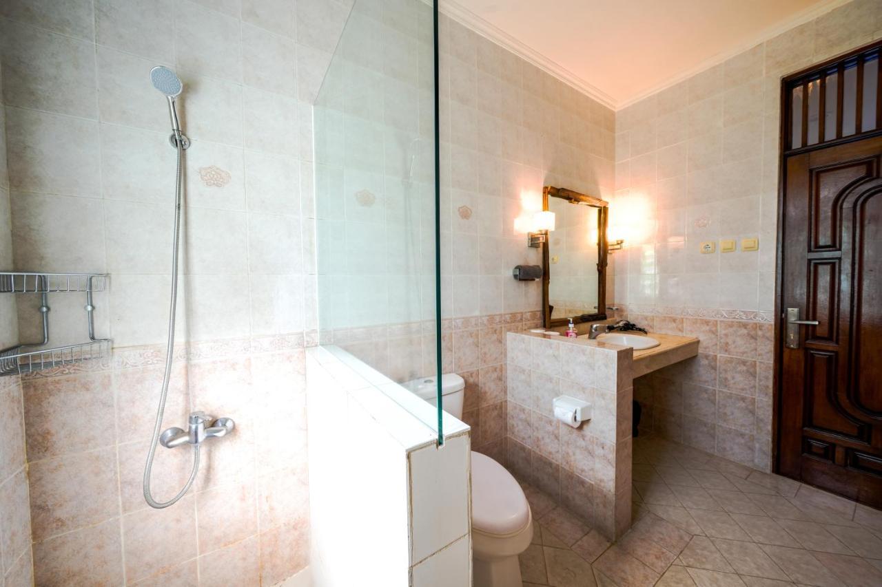 Villa Sanket - Kuta - 6 Bedrooms - 6 Bathrooms - Great Location *