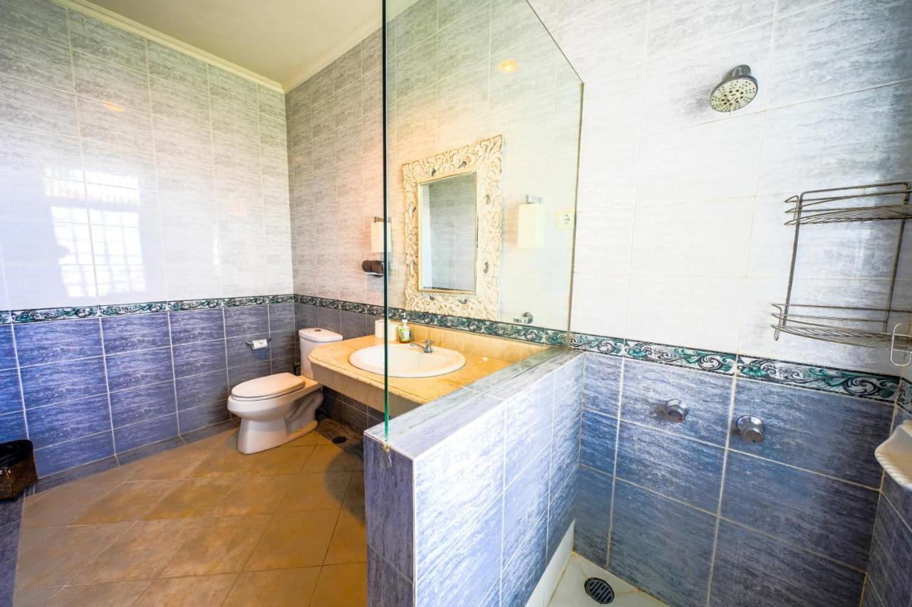 Sanket - Kuta - 6 Bedrooms - 6 Bathrooms - Great Location Villa *